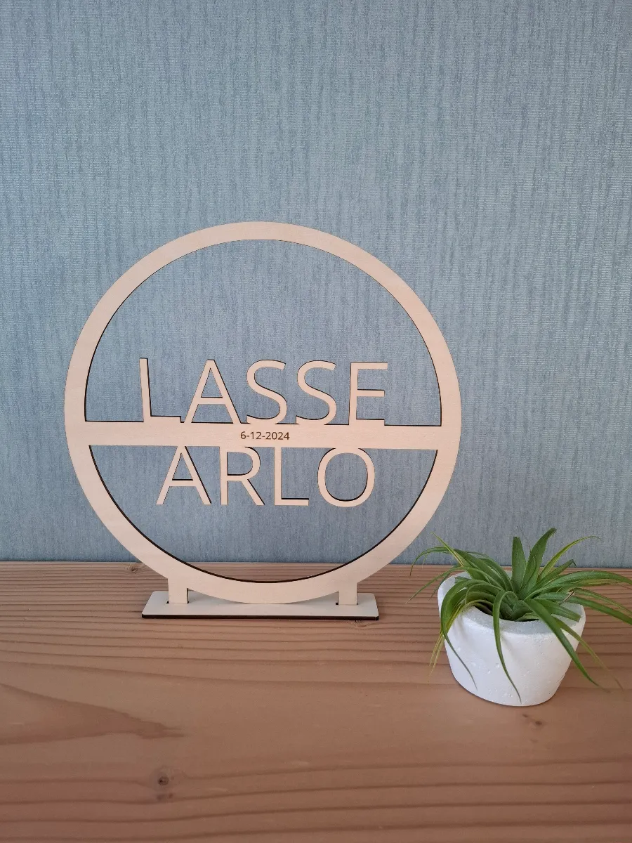 Wooden name circle