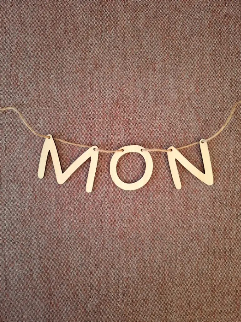 Wooden name garland 2