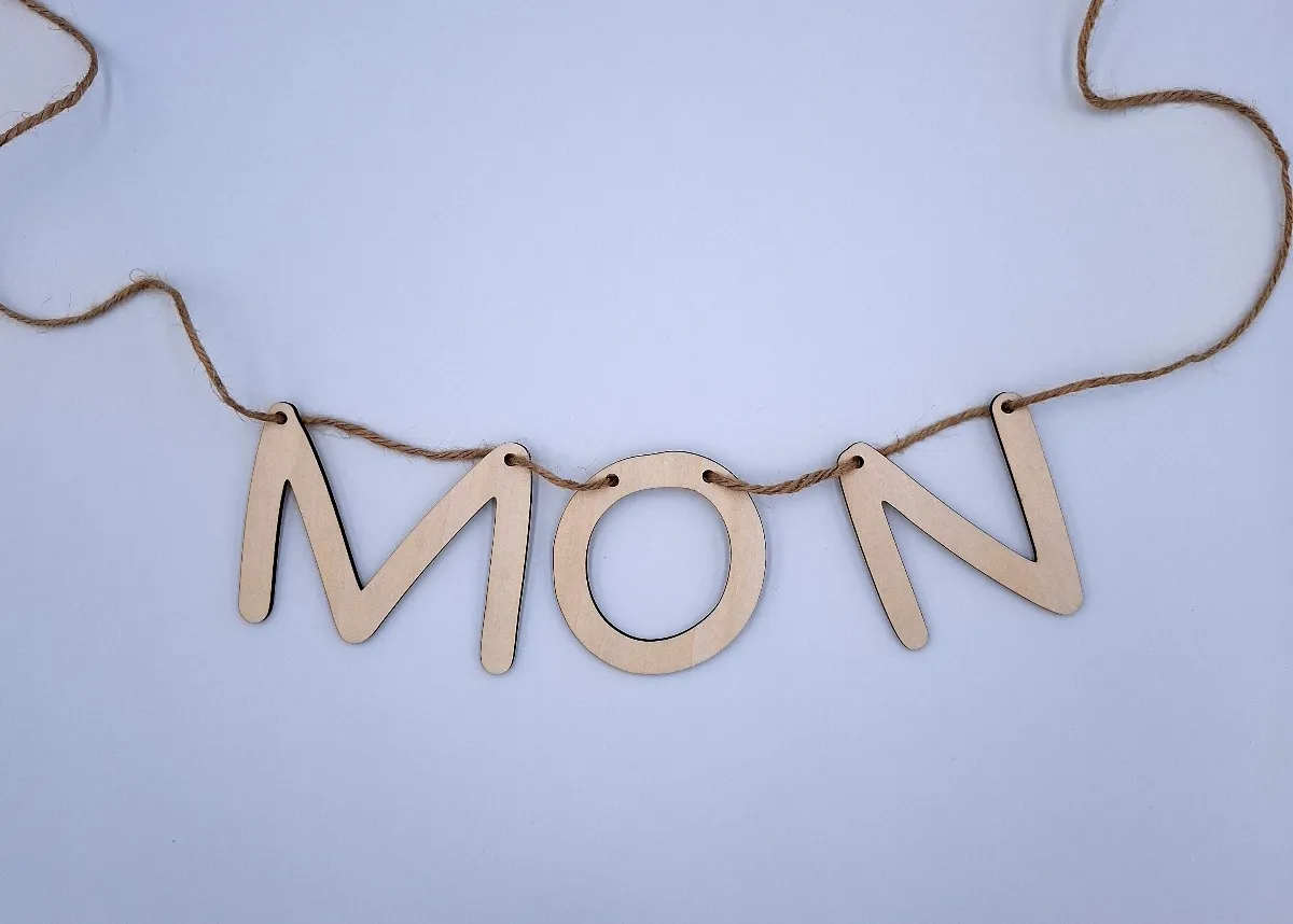 Wooden name garland 4