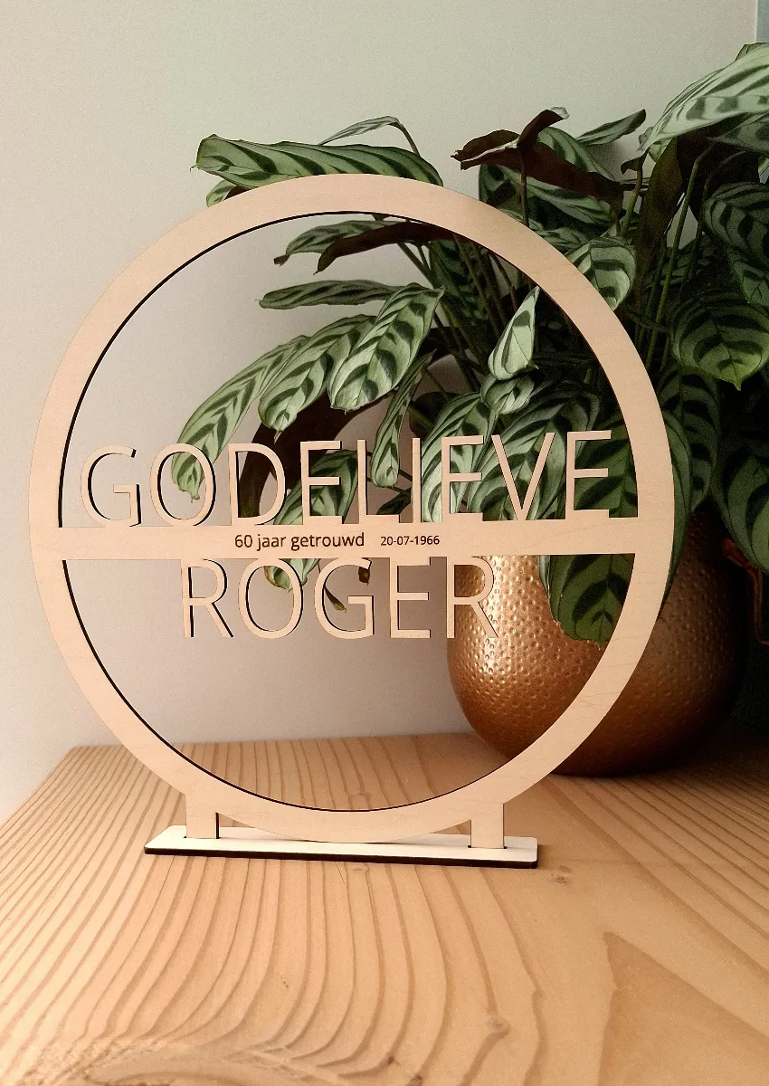 Wooden name circle